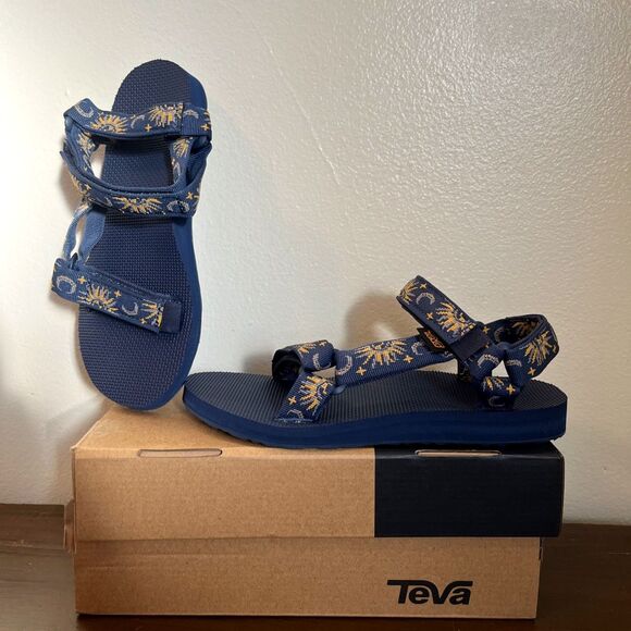 TEVA Women’s Original Universal Sandal, Navy Sun & Moon Celestial- 7 NEW IN BOX - Picture 1 of 6